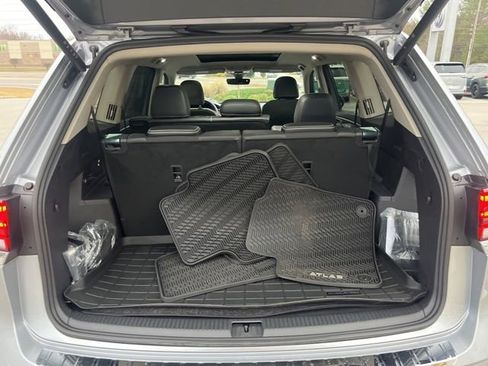 Certified 2025 Volkswagen Atlas SEL image 35