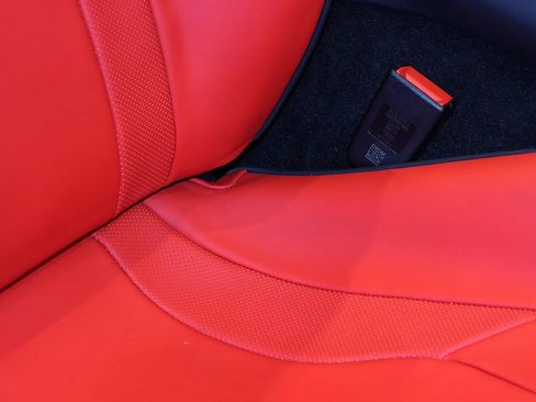 Certified 2022 Ferrari Portofino M image 38