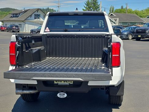 New 2026 Toyota Tacoma SR5 RWD image 9