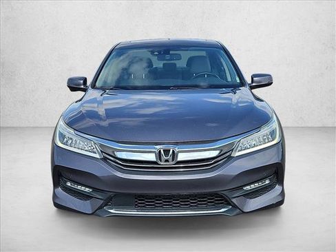 Used 2016 Honda Accord Touring image 2