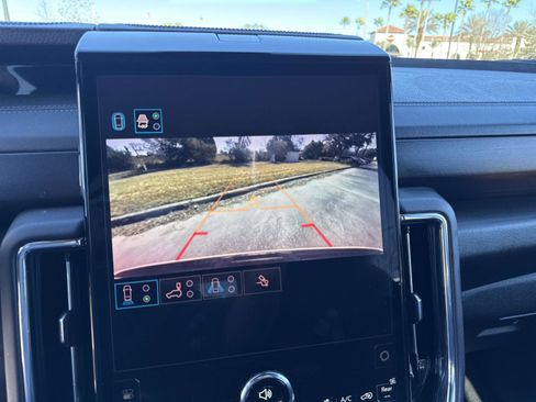 Used 2025 GMC Yukon XL Denali image 25