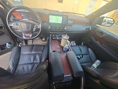 Used 2023 Lincoln Navigator Reserve AWD/4WD image 7