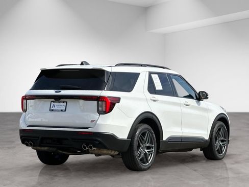 Used 2025 Ford Explorer ST AWD/4WD image 7