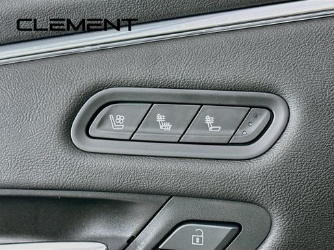 Used 2021 Cadillac Escalade Premium Luxury AWD/4WD image 23