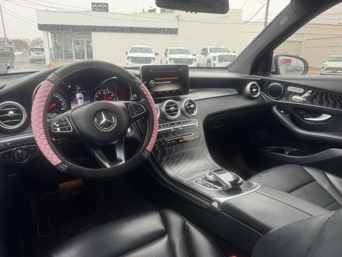 Used 2018 Mercedes-Benz GLC 300 image 3