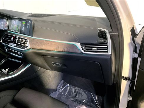 Used 2021 BMW X5 xDrive40i w/ Premium Package image 19