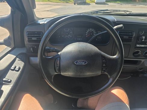 Used 2005 Ford F350 XLT RWD image 23