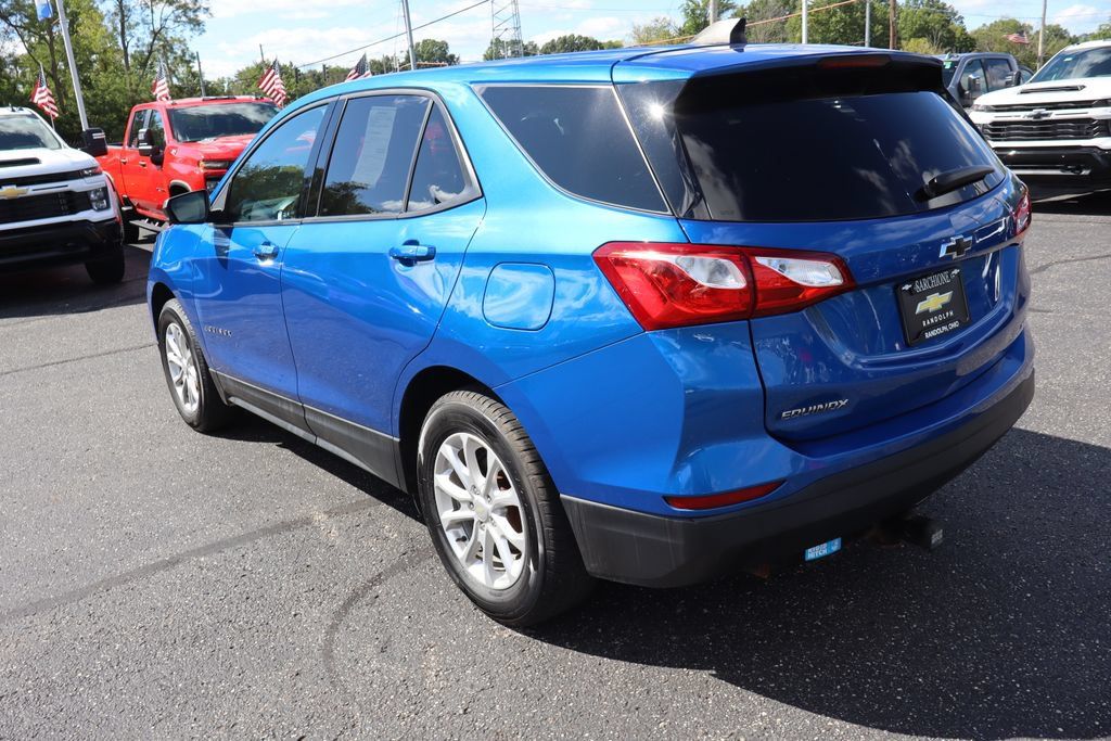 Used 2019 Chevrolet Equinox LS w/ LS Convenience Package AWD/4WD image 3