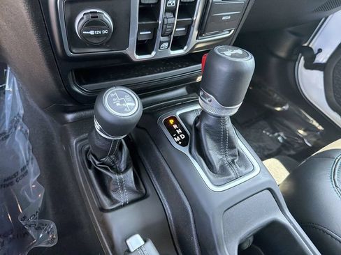 Used 2024 Jeep Wrangler High Altitude AWD/4WD image 27