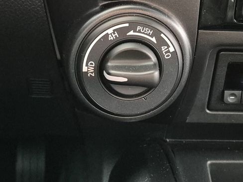 Used 2024 Nissan Titan PRO-4X image 17