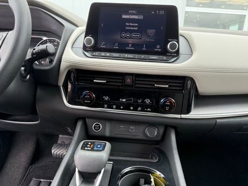 Certified 2022 Nissan Rogue SV image 21