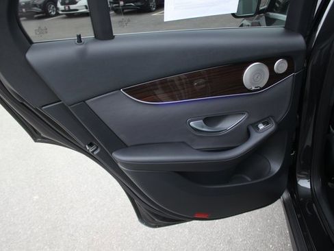 Used 2021 Mercedes-Benz GLC 300 4MATIC image 24