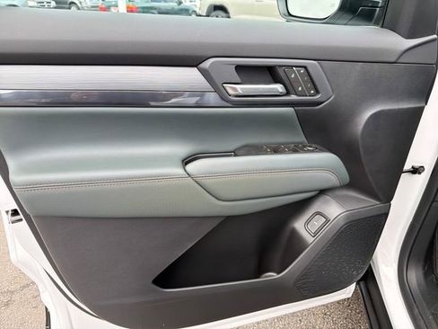 New 2026 GMC Terrain AT4 w/ Convenience Package III image 15