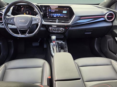 Used 2024 Chevrolet Trax RS image 32