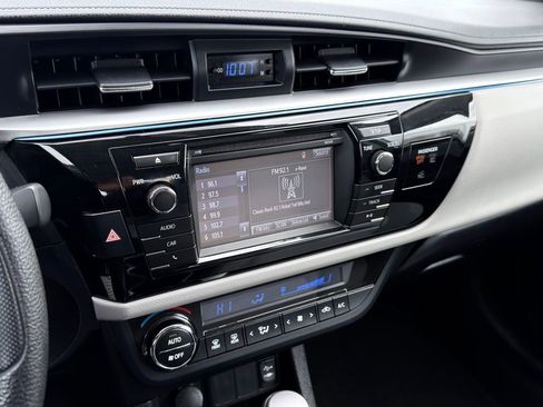Used 2014 Toyota Corolla LE image 11