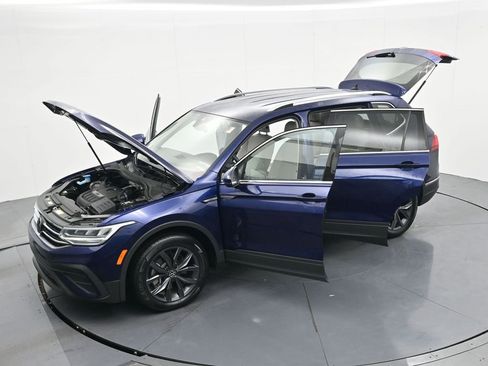 Used 2022 Volkswagen Tiguan SE image 40