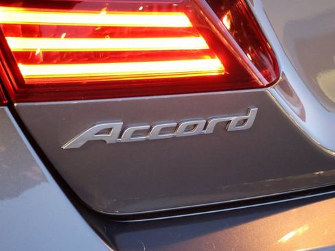 Used 2017 Honda Accord Sport image 8