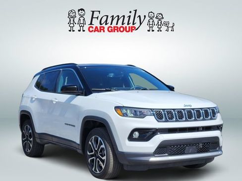 Used 2024 Jeep Compass Limited AWD/4WD image 2