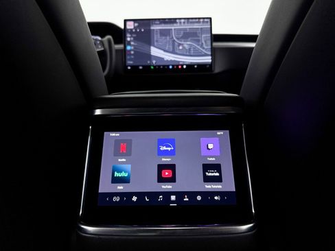 Used 2022 Tesla Model X image 20