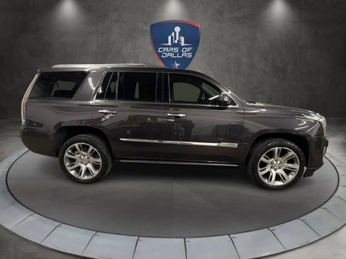 Used 2015 Cadillac Escalade Premium image 6
