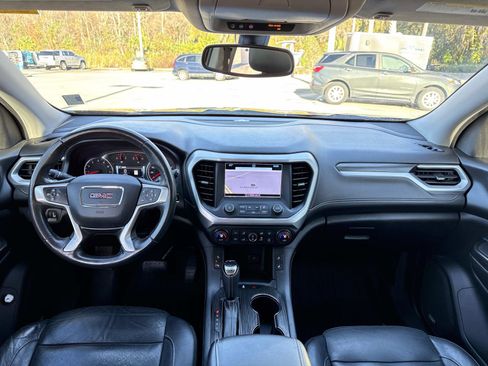 Used 2018 GMC Acadia SLT w/ LPO, Black Accent Package image 13