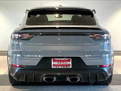 Used 2022 Porsche Cayenne Turbo GT AWD/4WD image 9