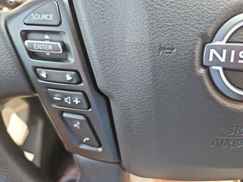Used 2025 Nissan Frontier SV AWD/4WD image 26