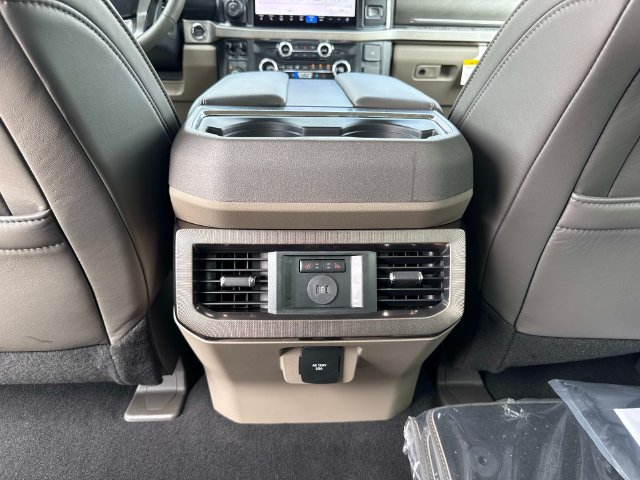 New 2027 Ford F350 Platinum w/ Platinum Plus Package AWD/4WD image 18