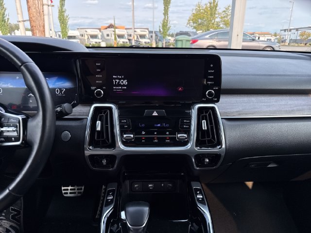 Used 2023 Kia Sorento SX Prestige AWD/4WD image 21