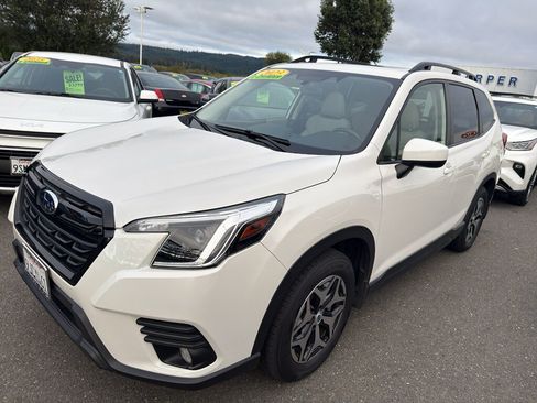 Used 2023 Subaru Forester Premium AWD/4WD image 22