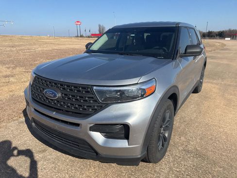 Used 2020 Ford Explorer 2WD image 3