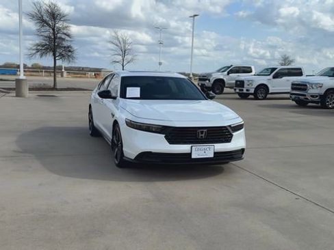 Used 2024 Honda Accord Sport image 4