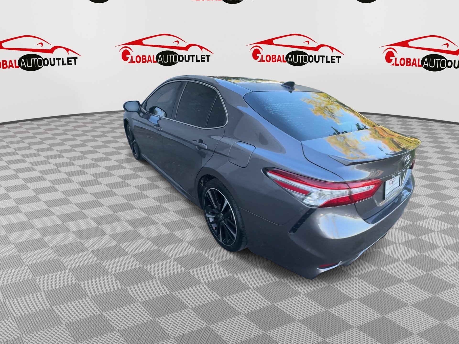 Used 2020 Toyota Camry XSE FWD image 6