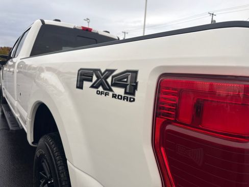 Used 2022 Ford F350 Lariat w/ Black Appearance Package image 11