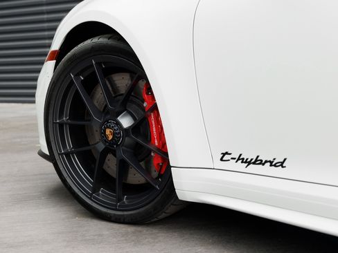 Certified 2026 Porsche 911 Targa 4 GTS image 13