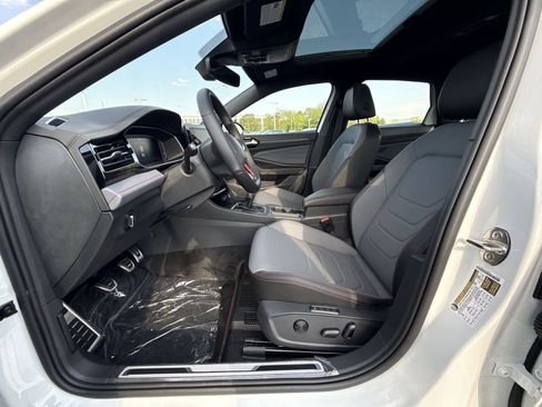 New 2026 Volkswagen Jetta GLI Autobahn FWD image 11