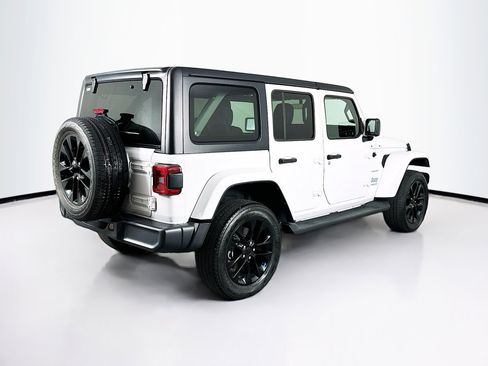 Used 2022 Jeep Wrangler Sahara w/ Cold Weather Group image 9