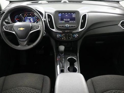 Used 2022 Chevrolet Equinox LT image 2