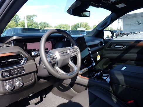 New 2026 GMC Yukon XL Denali w/ Sun & Power Step Package image 19