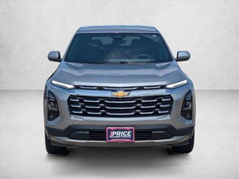 Used 2025 Chevrolet Equinox LT w/ Safety and Technology Package FWD image 2