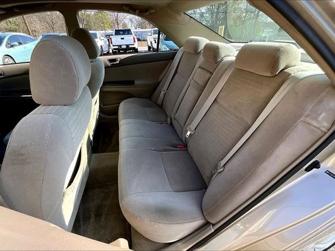 Used 2005 Toyota Camry LE image 19