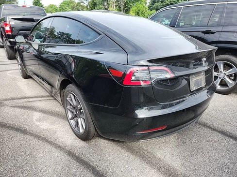 Used 2021 Tesla Model 3 Standard Range Plus RWD image 2
