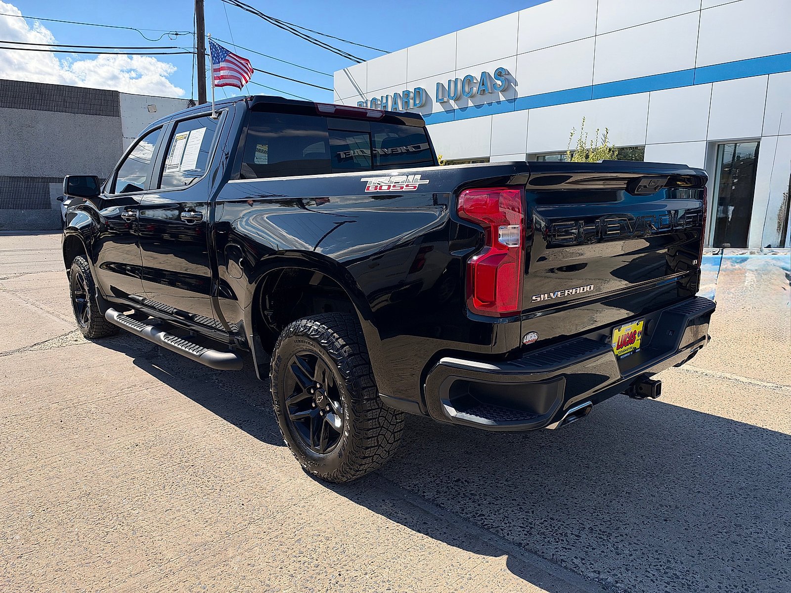 Used 2024 Chevrolet Silverado 1500 LT Trail Boss w/ Convenience Package II AWD/4WD image 7