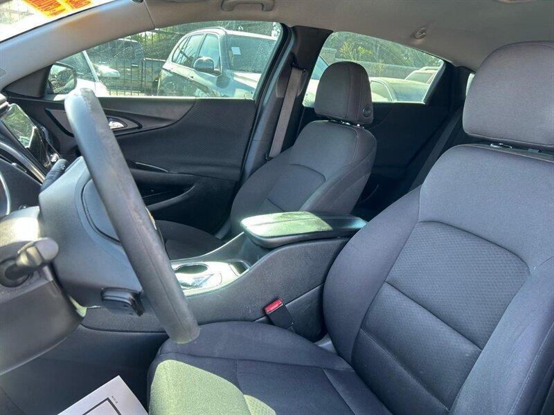 Used 2021 Chevrolet Malibu LT FWD image 39