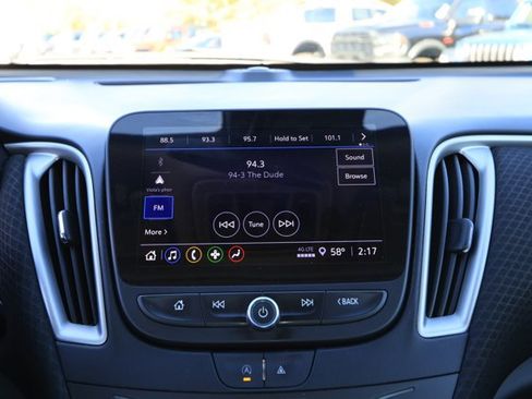 Used 2024 Chevrolet Malibu LT image 16