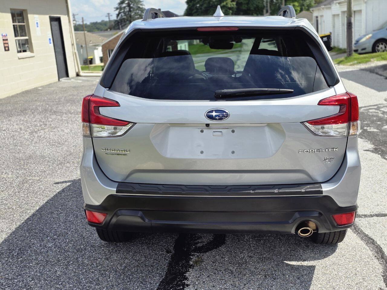 Used 2021 Subaru Forester Premium AWD/4WD image 6