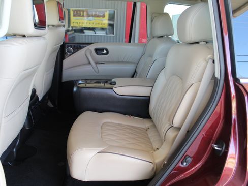 Used 2023 Nissan Armada Platinum w/ Captain's Chairs Package RWD image 28