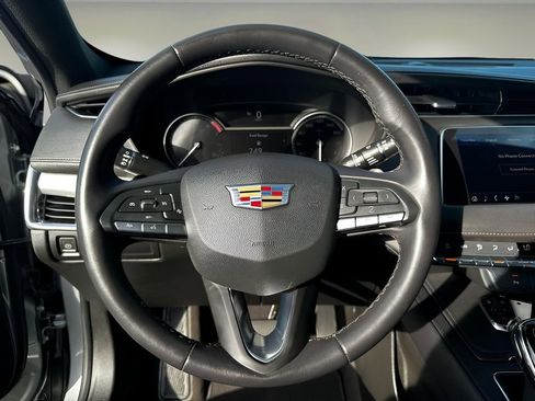 Used 2023 Cadillac XT4 Premium Luxury image 16