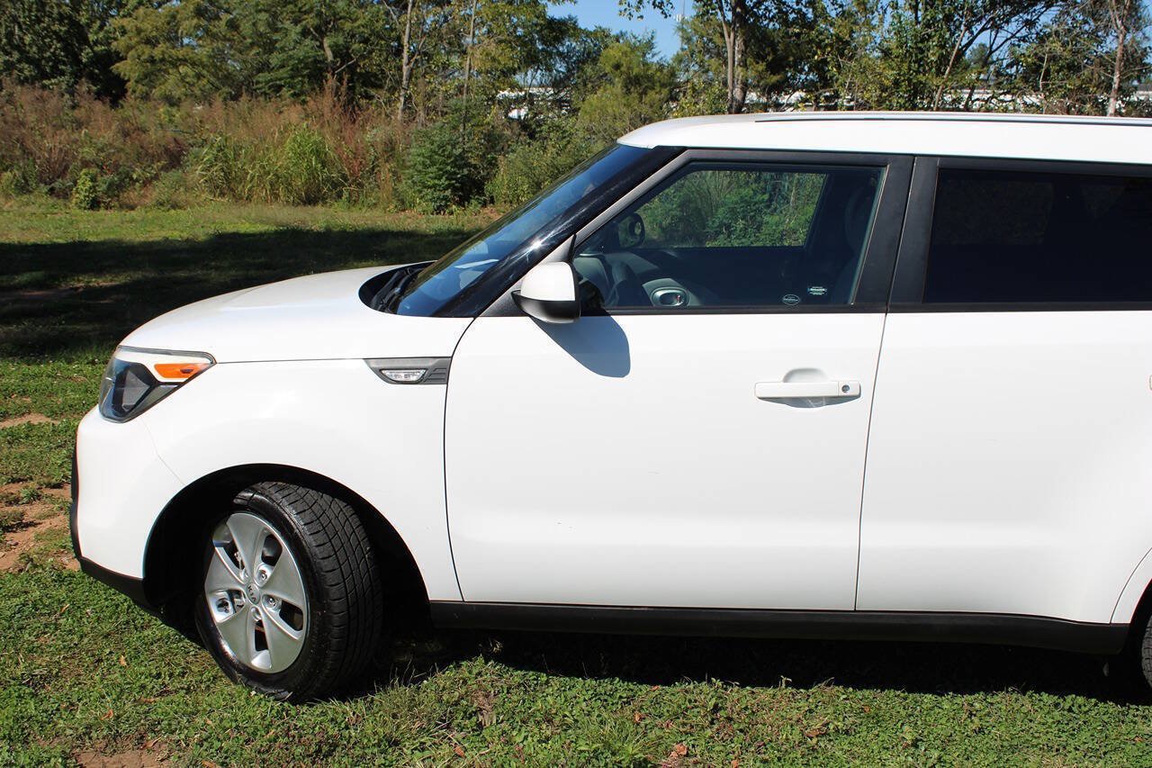 Used 2014 Kia Soul FWD image 11