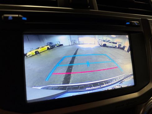 Used 2016 Toyota 4Runner SR5 AWD/4WD image 31